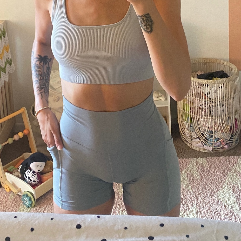 Lululemon Bike Shorts W/ Side Pockets